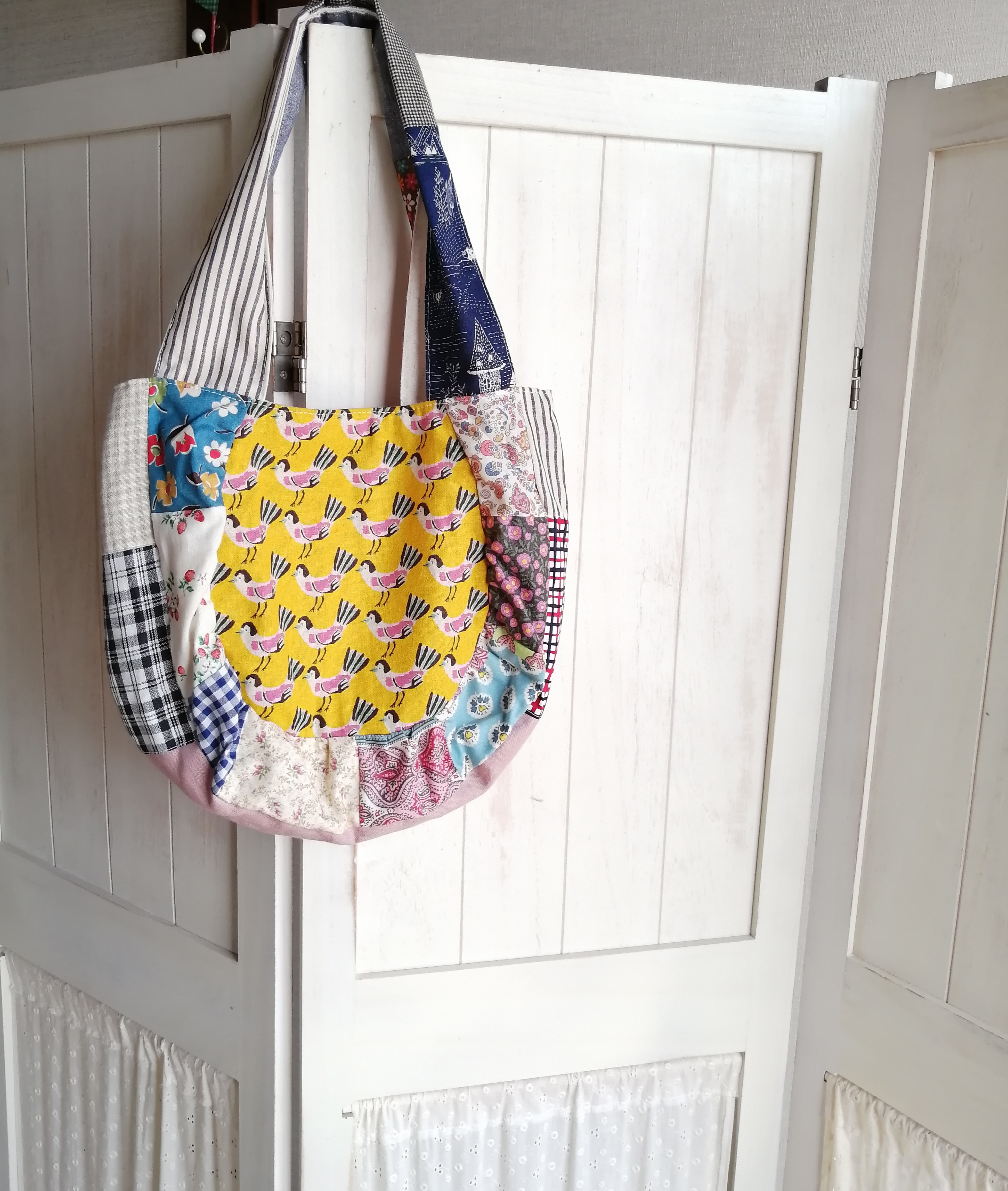 パッチワーク　ショルダーバック　ハンドメイド Shoulder bag made with patchwork🌼】Use of scraps - YouTube