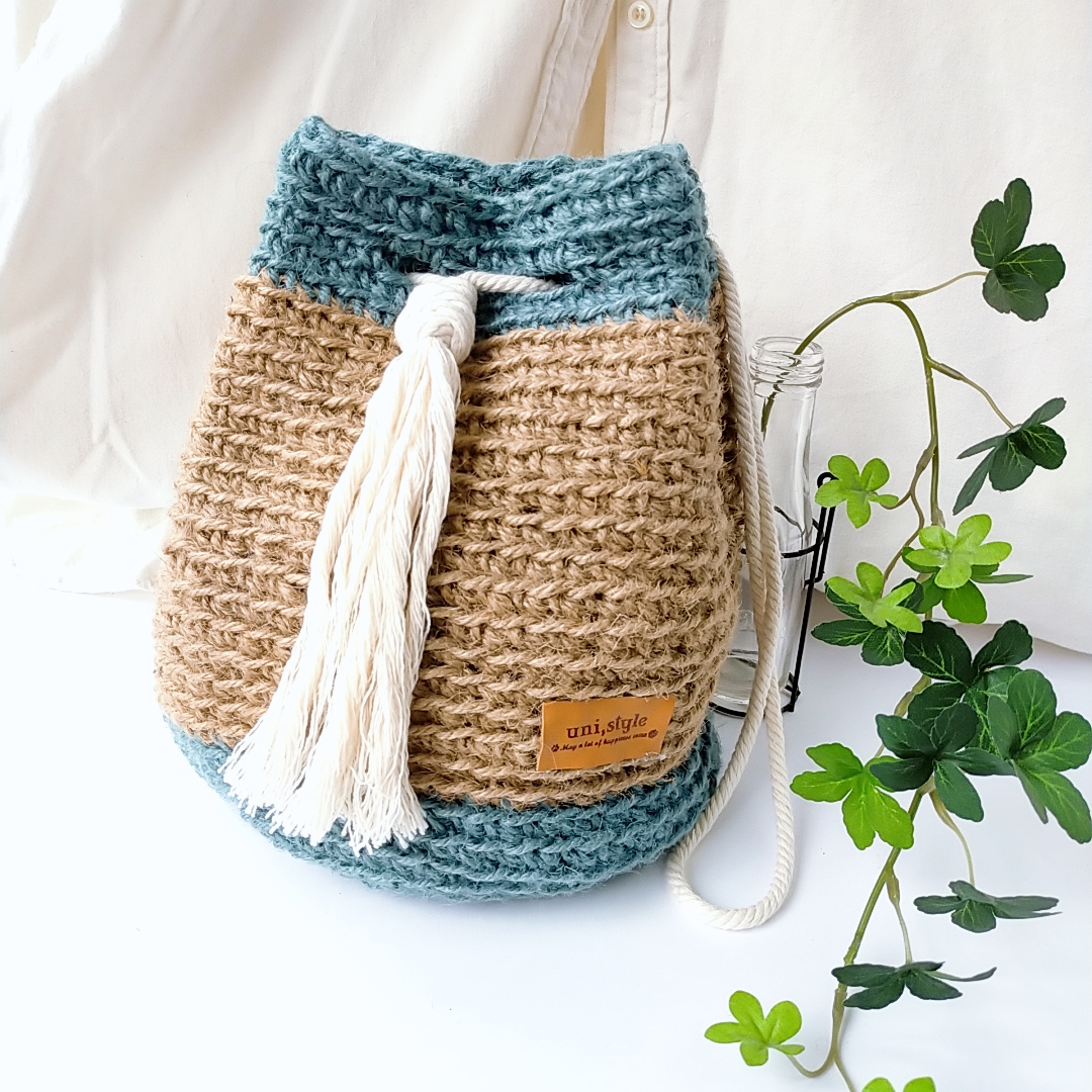 ＊麻紐バッグ＊ ナチュラル色とスモークブルーの 爽やかな巾着バッグです♪