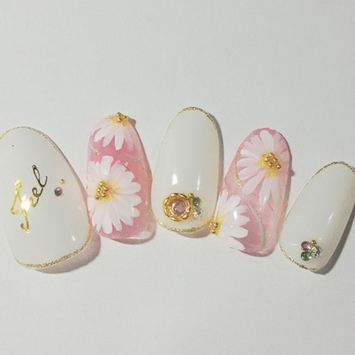 春 ガーベラネイルチップ ネイルチップ（つけ爪） kana♡ 通販 1707283