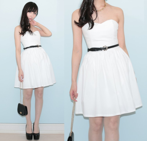 簡單的白色緊身連衣裙 第4張的照片