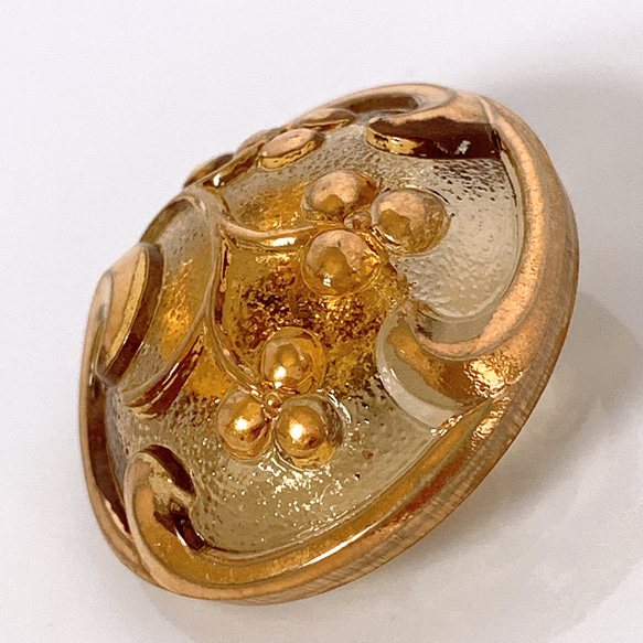 チェコガラスボタン　ドーム型　３輪の花　ゴールド　27mm 2枚目の画像