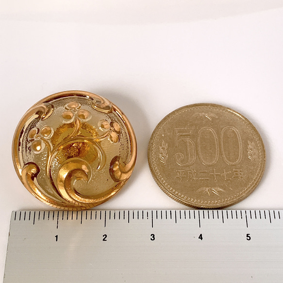 チェコガラスボタン　ドーム型　３輪の花　ゴールド　27mm 7枚目の画像