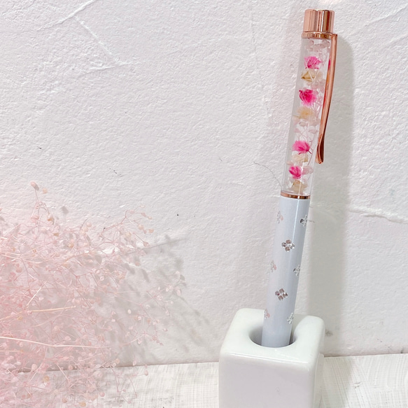 新作　ハーバリウムボールペン　花柄　ホワイト　ピンク　ウェディング　ブーケ　ギフト　プレゼント　名入れ 5枚目の画像