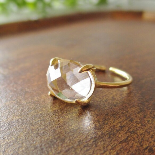 雨粒のリング✳まるで水滴のような、涼しげ水晶のシンプルリング