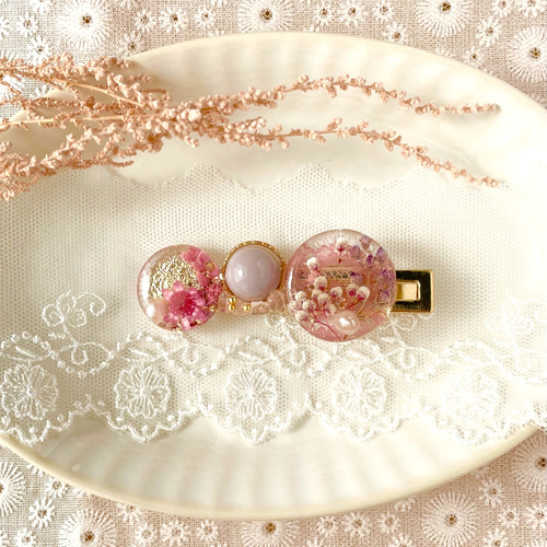 小さなお花とレースヘアクリップ✤レジン✤ヘアアクセサリー✤淡水