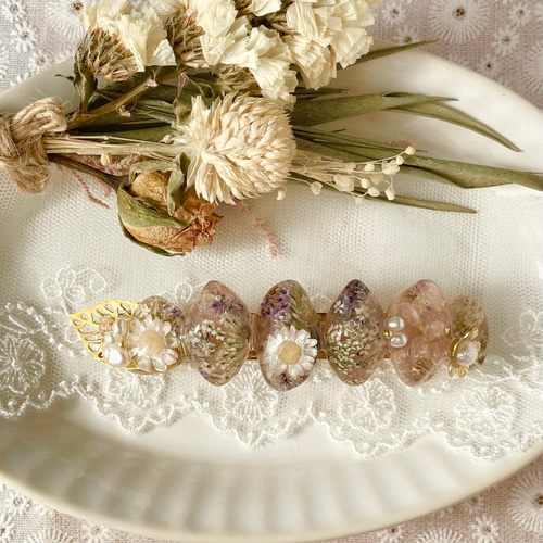 小さなお花と鉱石バレッタ❋レジンアクセサリー❋パール❋ドライ