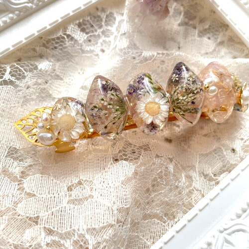 ☆*:.。. ハンドメイド♡レジンヘアバレッタ♡バタフライフラワー .。.:*☆