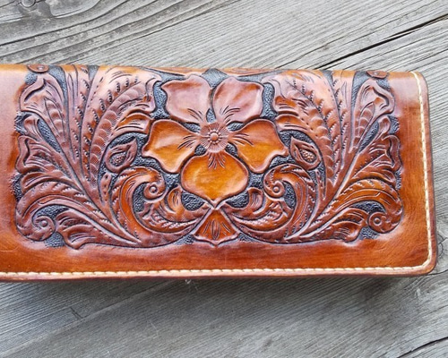 手彫り革財布　カービングケース 楽天市場】送料無料/サドルレザー使用！カービング/手彫り/ライダース