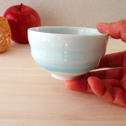 青いうつわ　お茶、カフェオレなどのお飲み物にどうぞ！　小鉢にも！　磁器　ボウル　青白磁ボウル 6枚目の画像