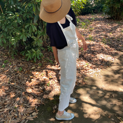 ハンドメイド❣️linenエプロン linen100%エプロン オーダーメイドエプロン・ ショップ名刺繍