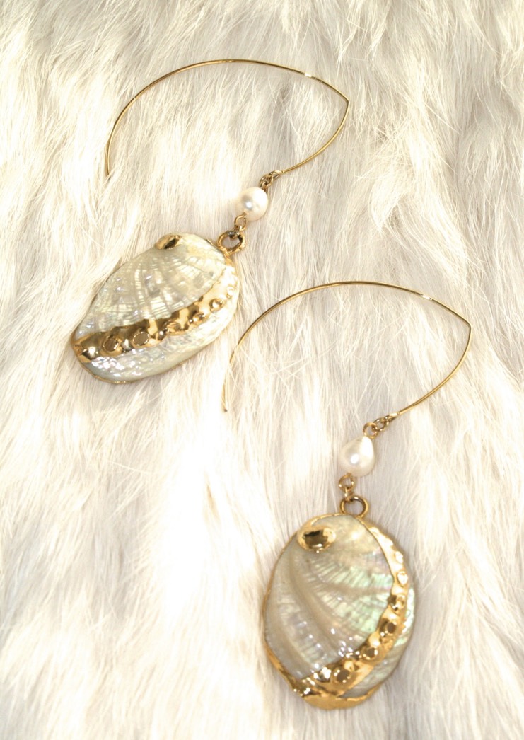 ピアス　ヴィンテージシェルピアス