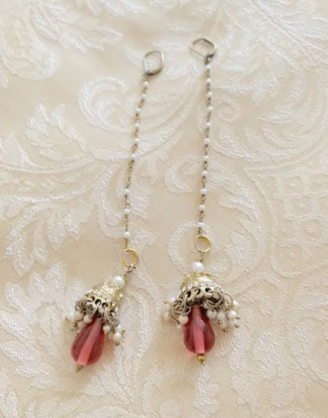 ピアス　オリエンタルパールルビー