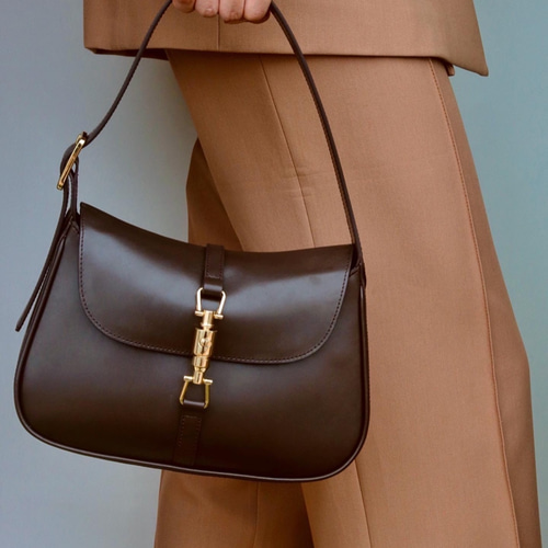 新登録] ソフィア 本革で作られたショルダーバッグ ショルダーバッグ  