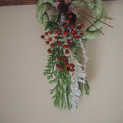 福来る　紅白のお正月しめ縄飾り 3枚目の画像