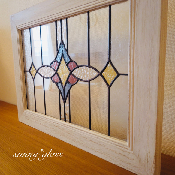 ステンドグラスのパネル 