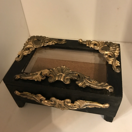 アンティーク　古代文明　レリーフ ツタンカーメンの財宝。カノプス壺またはカノプス櫃の金メッキ