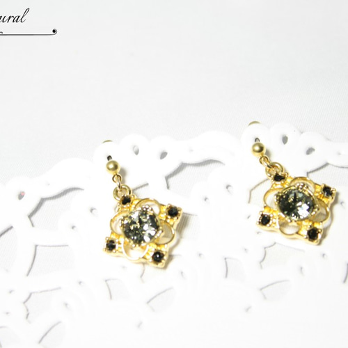 ピアス】寄せ石座のビジューピアス ピアス（その他） kiki natural