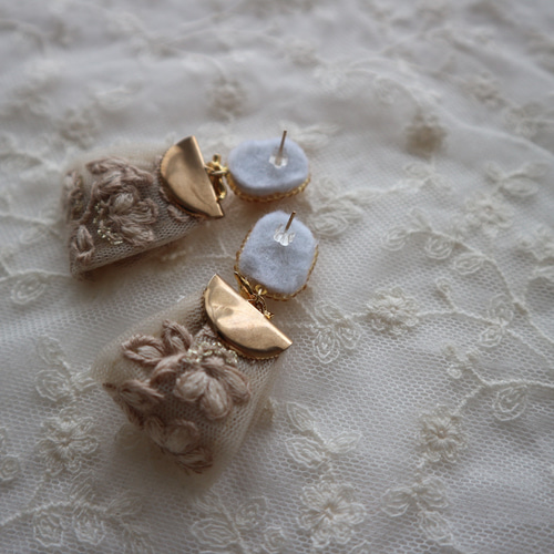 【専用】【2way*】さんかくシルバーピアスにインド刺繍リボンタッセル 専用】【2way*】さんかくシルバーピアスにインド刺繍リボンタッセル