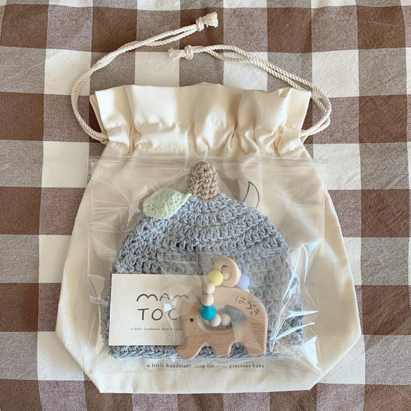 3点セット出産祝い◎どんぐり帽子、歯固め、コットン巾着　アヒル柄　Creema限定 5枚目の画像