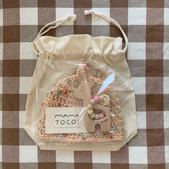 3点セット出産祝い◎どんぐり帽子、歯固め、コットン巾着　アヒル柄　Creema限定 8枚目の画像