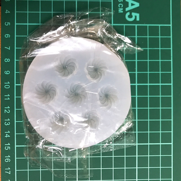 9.ホイップ型 円形 クリーム シリコンモールド キャンドル アロマストーン 韓国 5枚目の画像