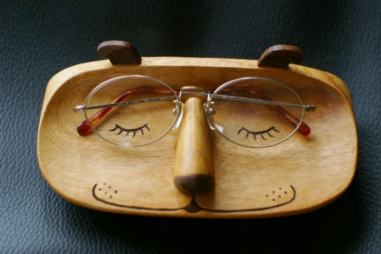 木彫めがねワンくん（メガネ置き）