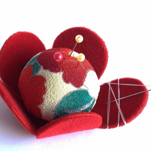 こいとの針山（和柄赤い椿のピンクッション） その他インテリア