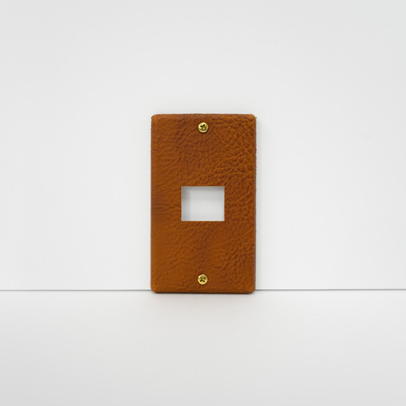 革製コンセントカバー（黄茶１口用）OUTLET COVER PLATE(yellow-brown for 1socket 1枚目の画像