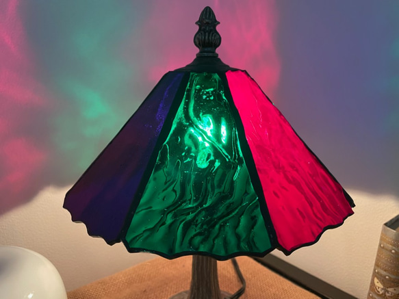 【送料無料】ステンドグラス ナイトランプ（デコラティブ／クリスマスカラー） オールハンドメイド 6枚目の画像