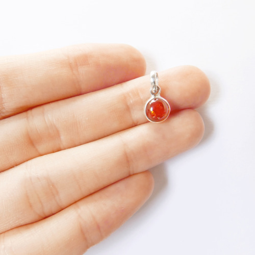 ✼送料無料✼•シルバー925/アンバー琥珀/直径7mm༺バリ島の僧侶の ✼送料無料✼•シルバー925/アンバー琥珀/直径7mm༺バリ島の僧侶の