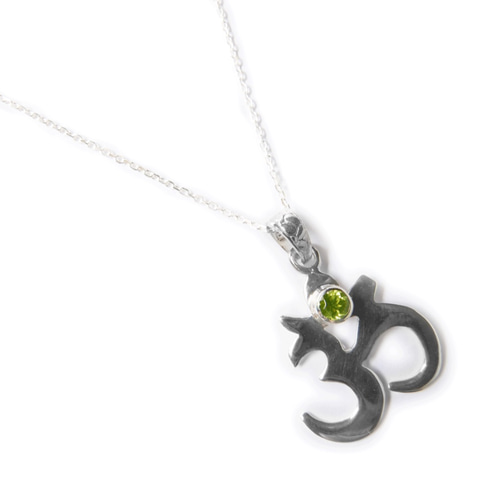 ✼Silver925✼幸運へ繋ぐ石・ペリドット༺波動を整えて宇宙とつながるOM