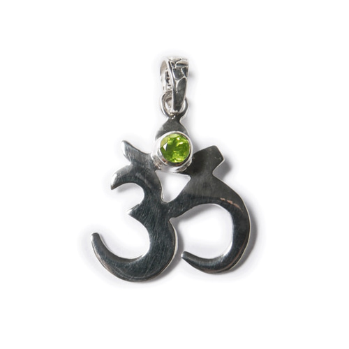 ✼Silver925✼幸運へ繋ぐ石・ペリドット༺波動を整えて宇宙とつながるOM