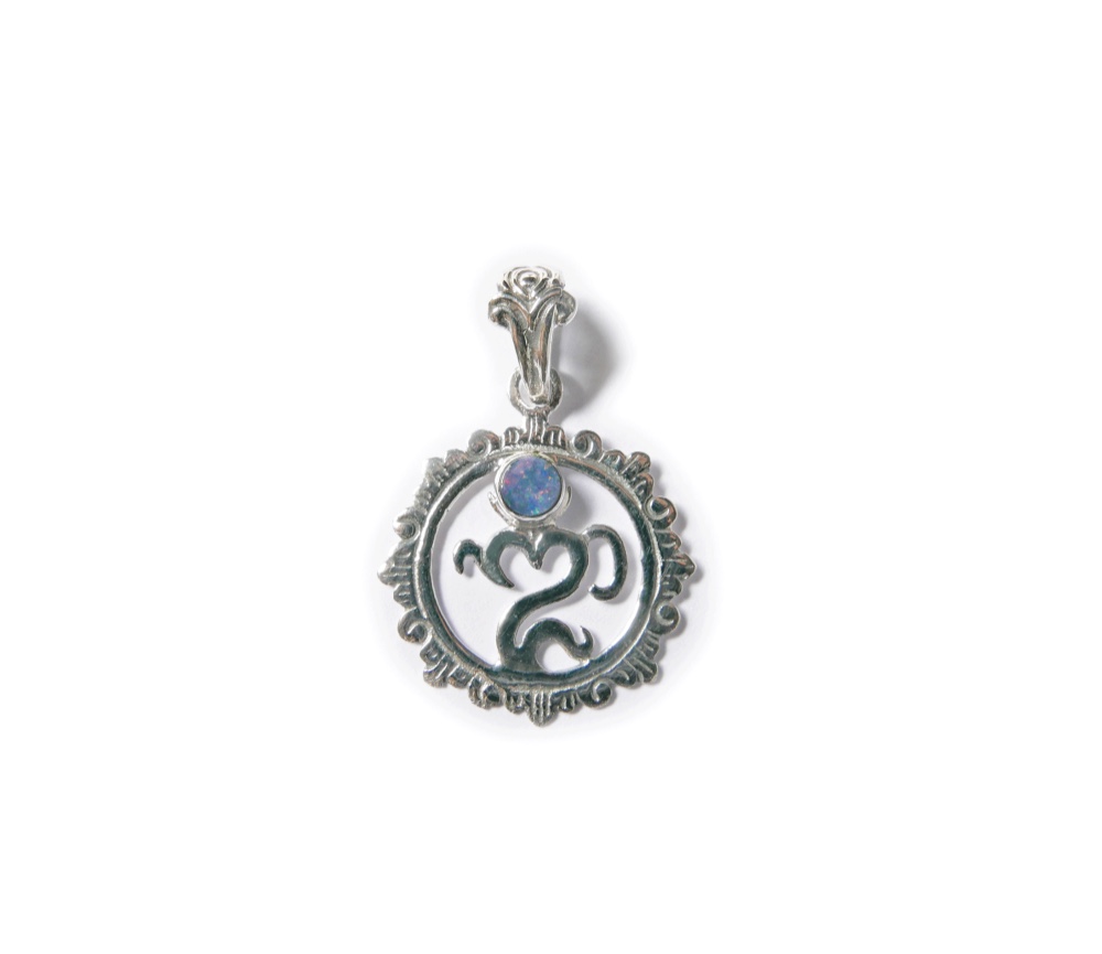 ✼Silver925✼ 幸運を招く石・オパール༺波動を整えて宇宙とつながるOMペンダント•☆•ヨガ・瞑想・ペンジュラム༻