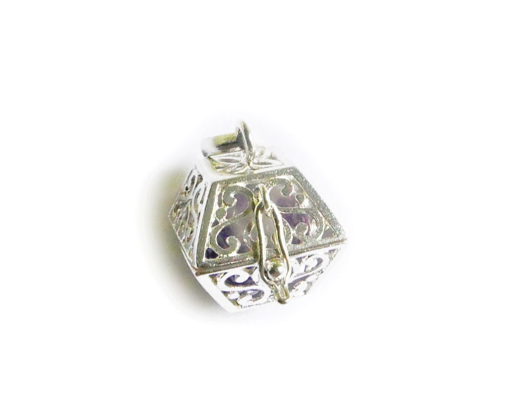 ✼プラチナ加工✼アメジストのペンダントトップ༺ぱかりと開けられる•*•ハート模様スクエア型༻天然石アクセサリー/宝箱人気