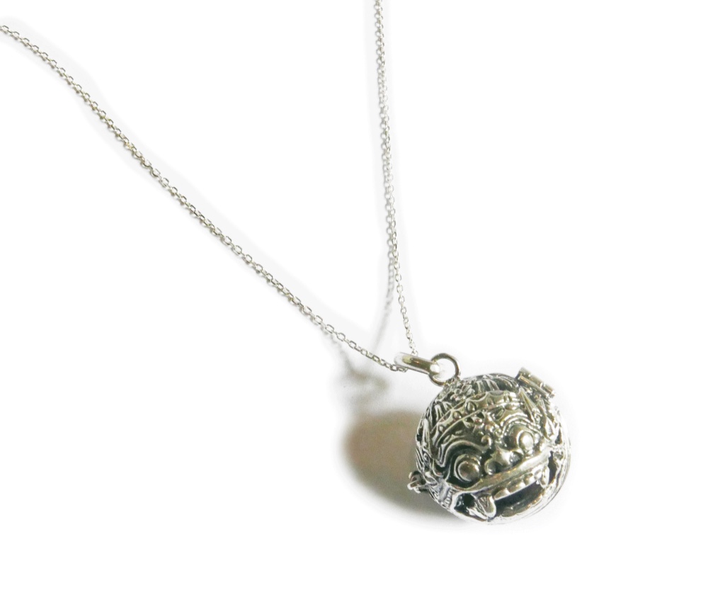 ✼プラチナ加工✼ゴールデンサンドストーンのネックレス༺ぱかりと開けられる•*•幸運を呼ぶ聖なるバロン༻天然石アクセサリー