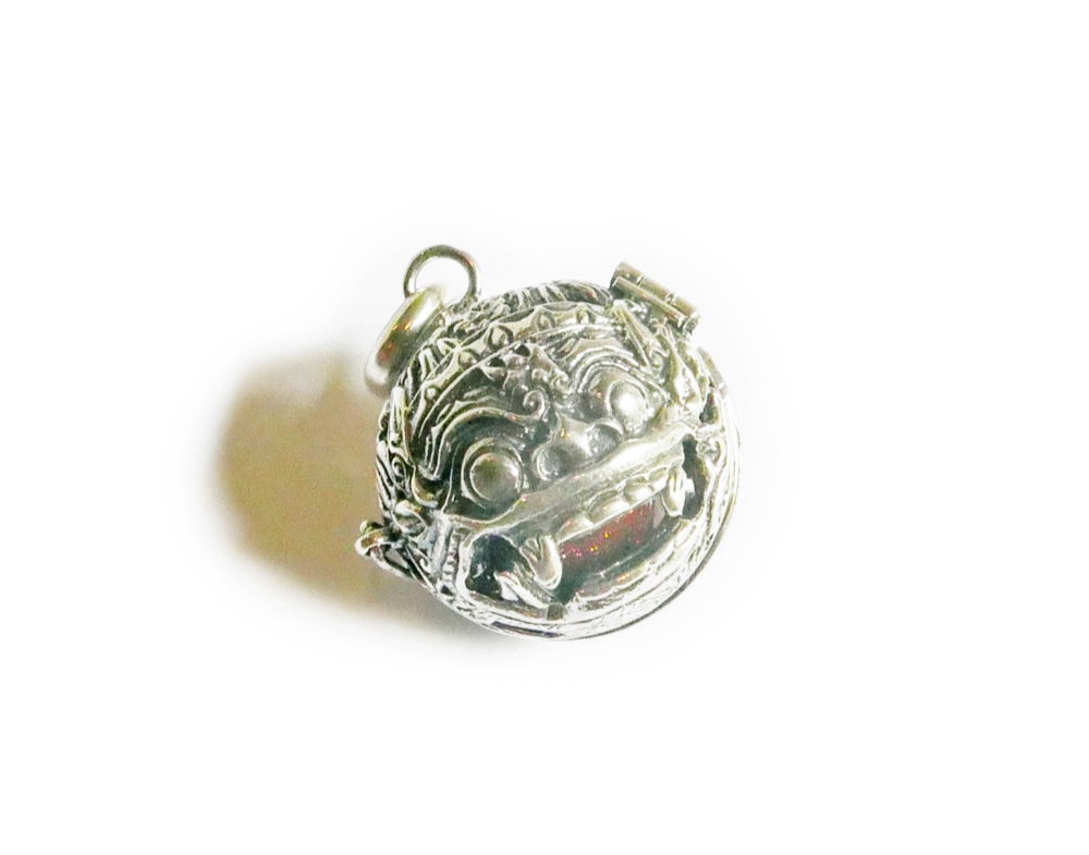 ✼プラチナ加工✼ゴールデンサンドストーンのペンダントトップ༺ぱかりと開けられる•*•幸運を呼ぶ聖なるバロン༻天然石/男性