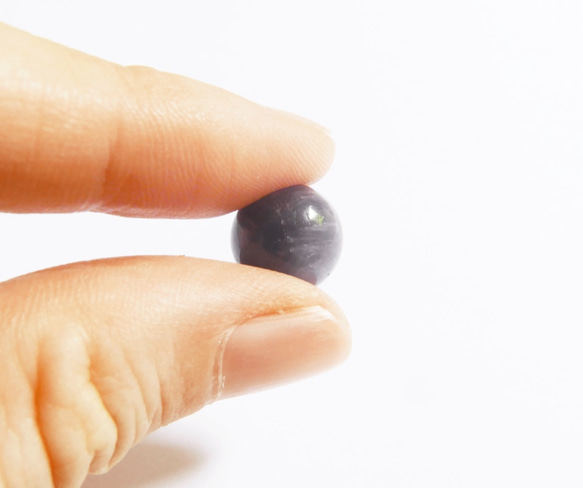 紫水晶圓球（直徑12毫米） 經過峇裡島僧侶祈禱淨化的天然石圓球，是展現您魅力的愛情圓滿治癒石♪ 第4張的照片