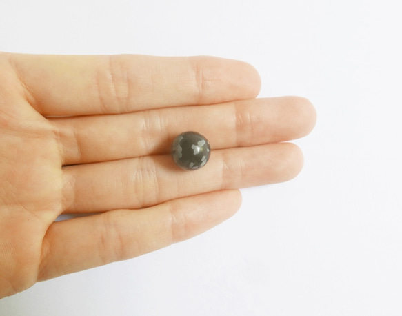 スノウフレイクオブシディアンの丸玉（直径12mm）バリの僧侶の浄化済みの天然石・ネガティブなエネルギーを排除する石♪ 3枚目の画像