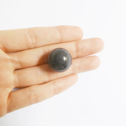 金砂岩圓球（直徑20毫米） 經峇裡島僧侶祈禱淨化的天然石材，賦予靈魂能量，幫助您實現目標的石頭。 第3張的照片