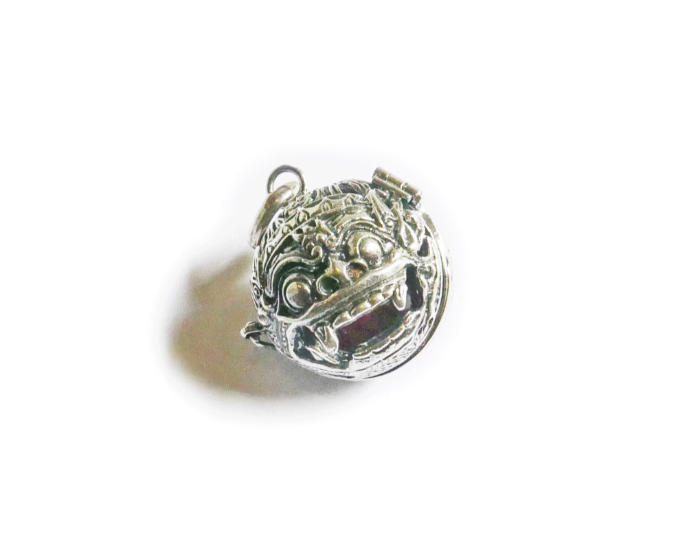 ✼シルバー925✼ 天然石アクセサリー・カーネリアンのペンダント༺ぱかりと開けられる•*•幸運を呼ぶ聖なるバロン༻メンズ