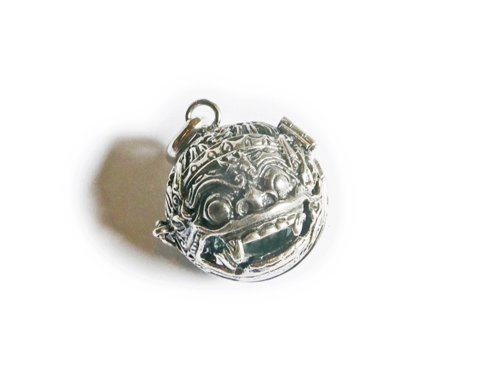 ✼シルバー925✼ 天然石アクセサリー・フローライトのペンダント༺ぱかりと開けられる•*•幸運を呼ぶ聖なるバロン༻メンズ