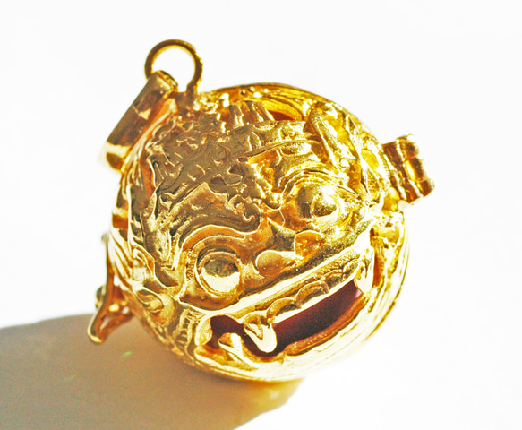 ★送料無料★［GOLD K24RGP］バリ島の神様「バロン」の中身が取り出せる純金コーティングペンダント（ジャスパー） 2枚目の画像