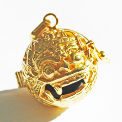 送料無料［K24RGP］バリ島の神様「バロン」中身が取り出せる純金コーティングペンダント（スノウフレイクオブシディアン） 2枚目の画像