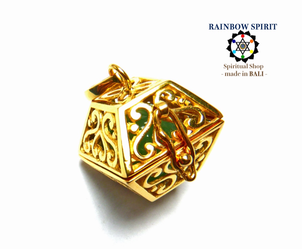 ✼純金加工✼ 天然石アクセサリー・アベンチュリンのペンダント　༺ぱかりと開けられる•*•ハートのスクエアボックス型宝箱༻