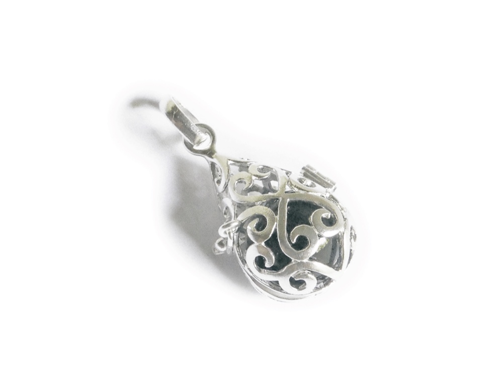 ✼シルバー925✼天然石・オニキスのペンダントトップ༺ぱかりと開けられる•*•エレガントなハートのドロップ型༻プレゼント