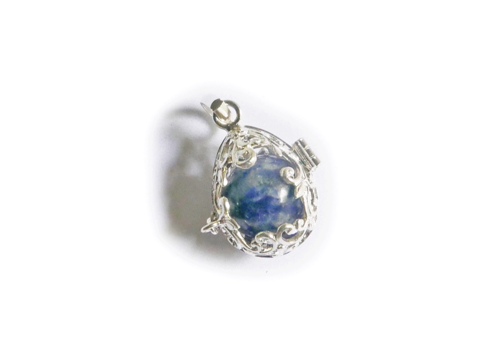 ✼シルバー925✼ソーダライトのペンダントトップ༺ぱかりと開けられる•*•エレガントな卵型༻天然石アクセサリー/誕生日