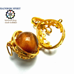 ★送料無料［GOLD K24RGP］バリ島の卵の形の中身が取り出せる純金コーティングヒーリングペンダント（タイガーアイ） 2枚目の画像