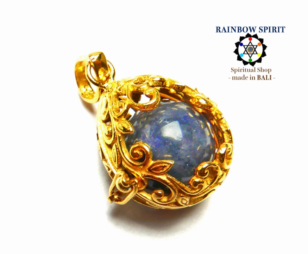 ✼純金加工✼ソーダライトのペンダントトップ༺ぱかりと開けられる•*•エレガントな卵型༻天然石アクセサリー/人気プレゼント