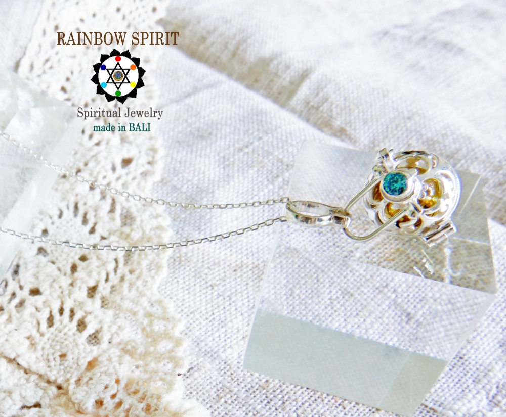 ✼プラチナ加工✼ブルートパーズのガムランボール/3月誕生石༺揺らすとシャラン♪癒しの音色♪•*•ヒーリングペンダント༻