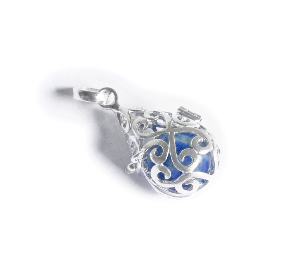 ✼プラチナ加工✼ソーダライトのペンダントトップ༺ぱかりと開けられる•*•ハートのドロップ型༻天然石アクセサリー/誕生日